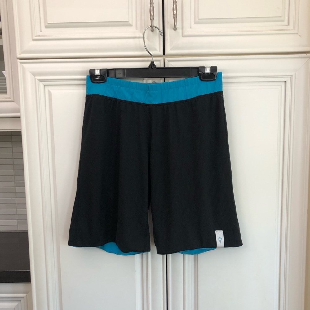 Reversible Ivivva by Lululemon girls basketball shorts